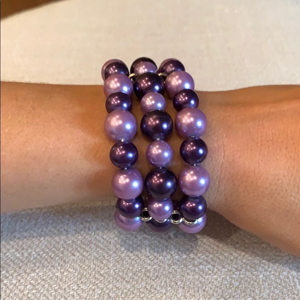 Stretchy dark and light purple bracelet